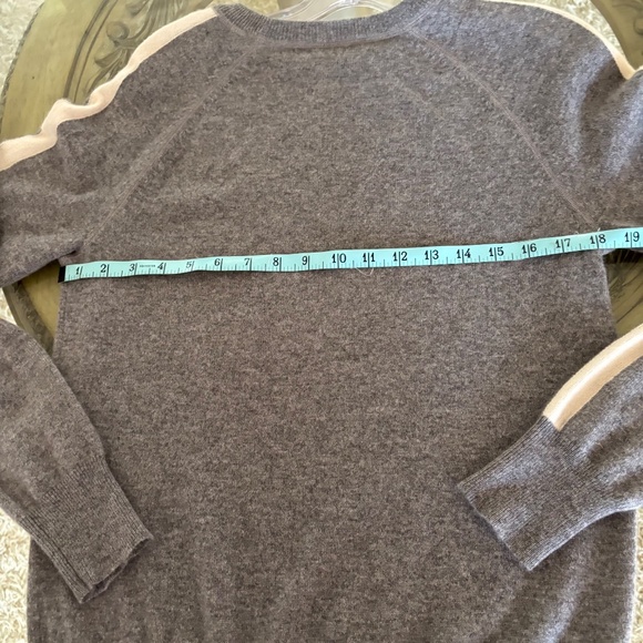 Theory Gray Athletic Stripe Crew Long Sleeve 100% Cashmere Sweater Size S - Picture 4 of 14